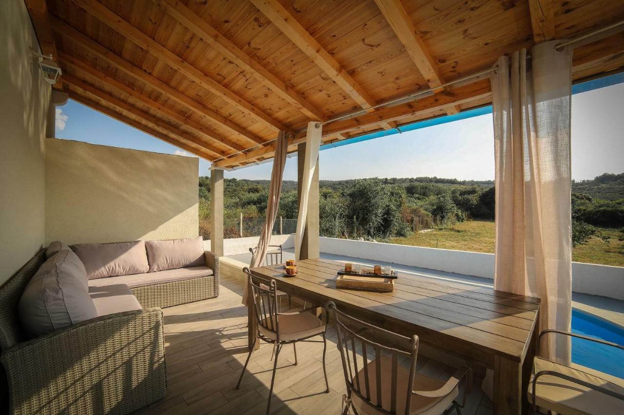 Villa Baras Garden - House With Pool Mirca  Exterior photo